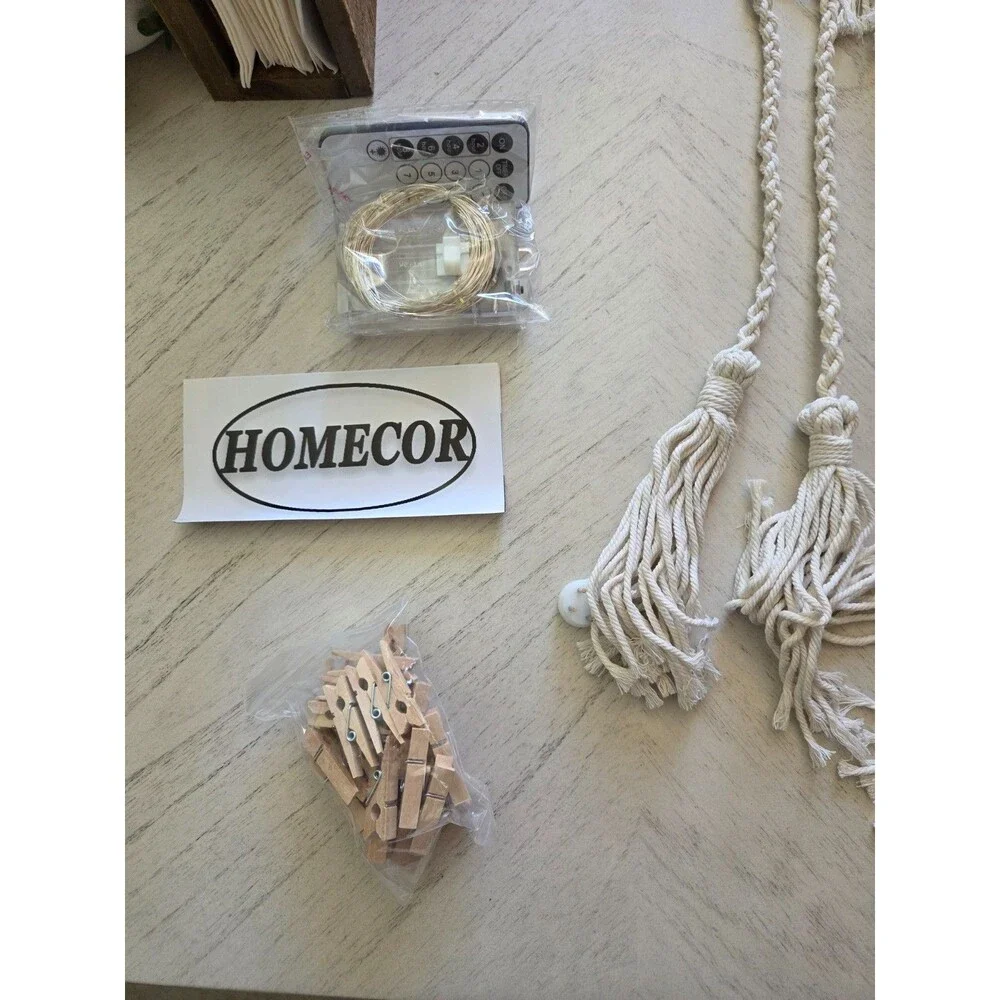 Homecor Macrame Photo Boho Style Display with Lights